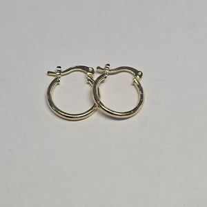 ARETES ARRACADAS ESTRIADAS 14K 1.4 GR (NUEVO)