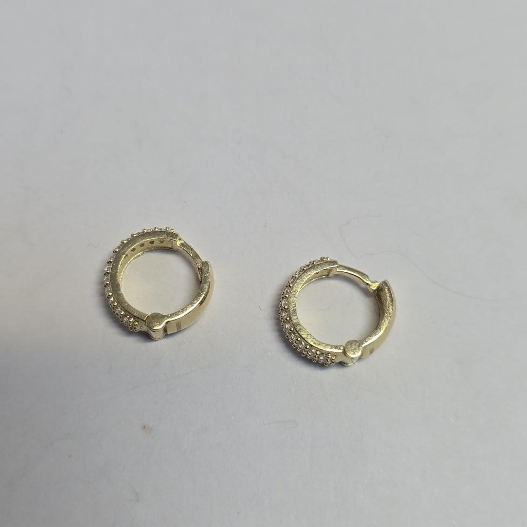 ARETES HUGGIE CON CIRCONIAS 14K 2.1 GR (NUEVO)