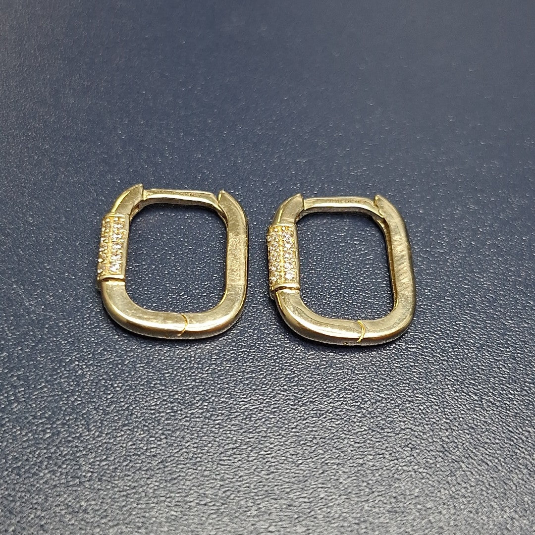 ARETES HUGGIES OVALADA C CIRCONIAS 14K 2.4 GR (NUEVO)