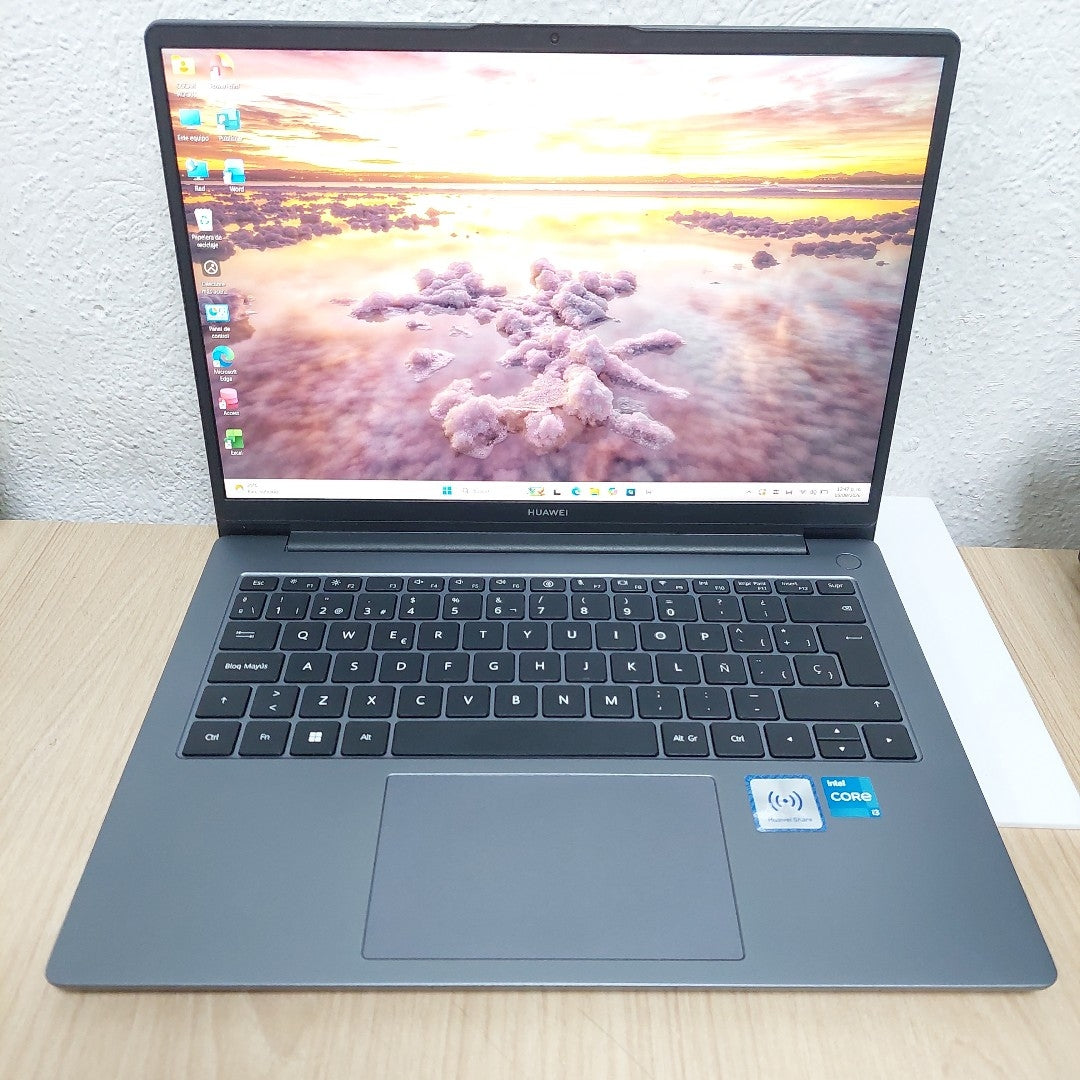 LAPTOP HUAWEI MATEBOOK D14 MDF-X (2024) 512 GB SSD 8 GB RAM (SEMINUEVO)