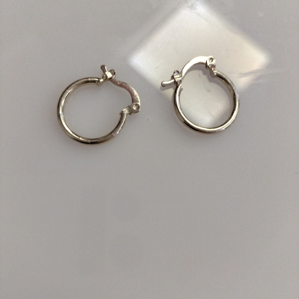 ARETES ARRACADAS ESTRIADAS 14K 1.4 GR (NUEVO)