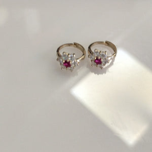 ARETES HUGGIES CON CIRCONIAS Y PIEDRA DE COLOR 14K 1.8 GR (NUEVO)