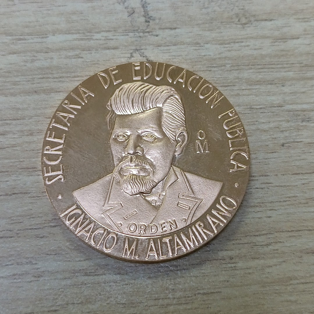 MEDALLA CONMEMORATIVA ORO 21 K 41.6 GRMS (SEMINUEVO)