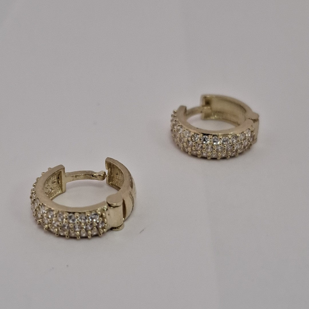 ARETES HUGGIE CON CIRCONIAS 14K 2 GR (NUEVO)