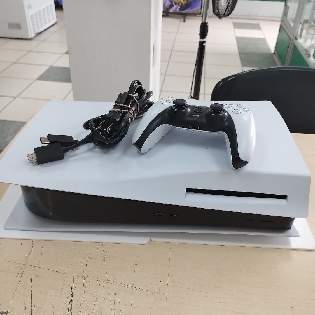 CONSOLA DE VIDEOJUEGO SONY PS5 825 SSD (SEMINUEVO)