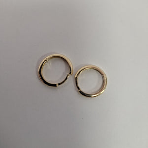 ARETES HUGGIES LISAS 14K 1.6 GR (NUEVO)