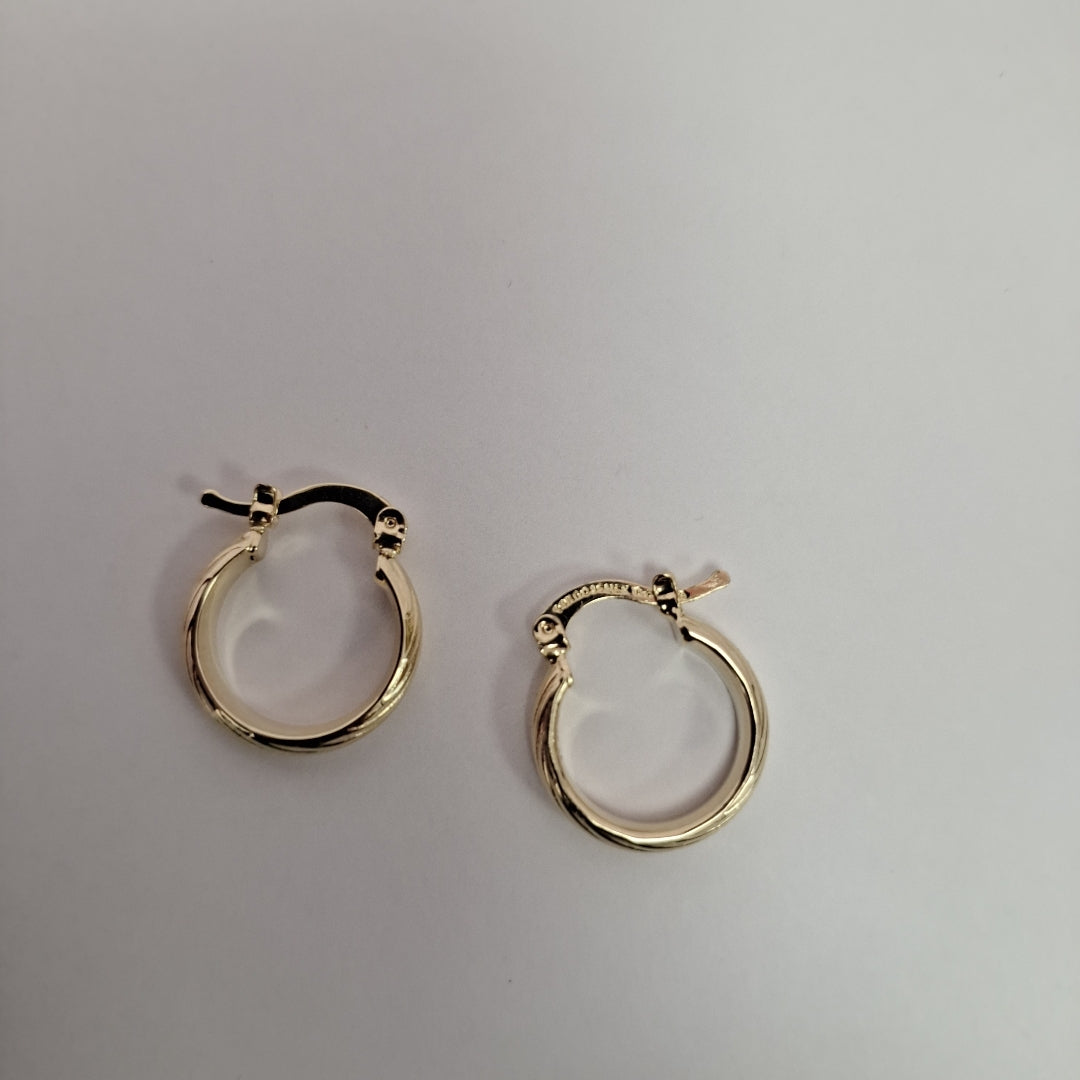 ARETES ARRACADA ASTRIADA 14K 1.6 GR (NUEVO)