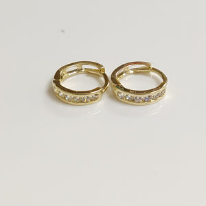 ARETES HUGGIES C CIRCONIA 14K 1.1 GR (NUEVO)