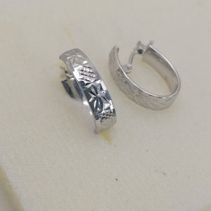 ARRACADAS PAR ORO BLANCO 14 K 1.6 GRMS (SEMINUEVO)