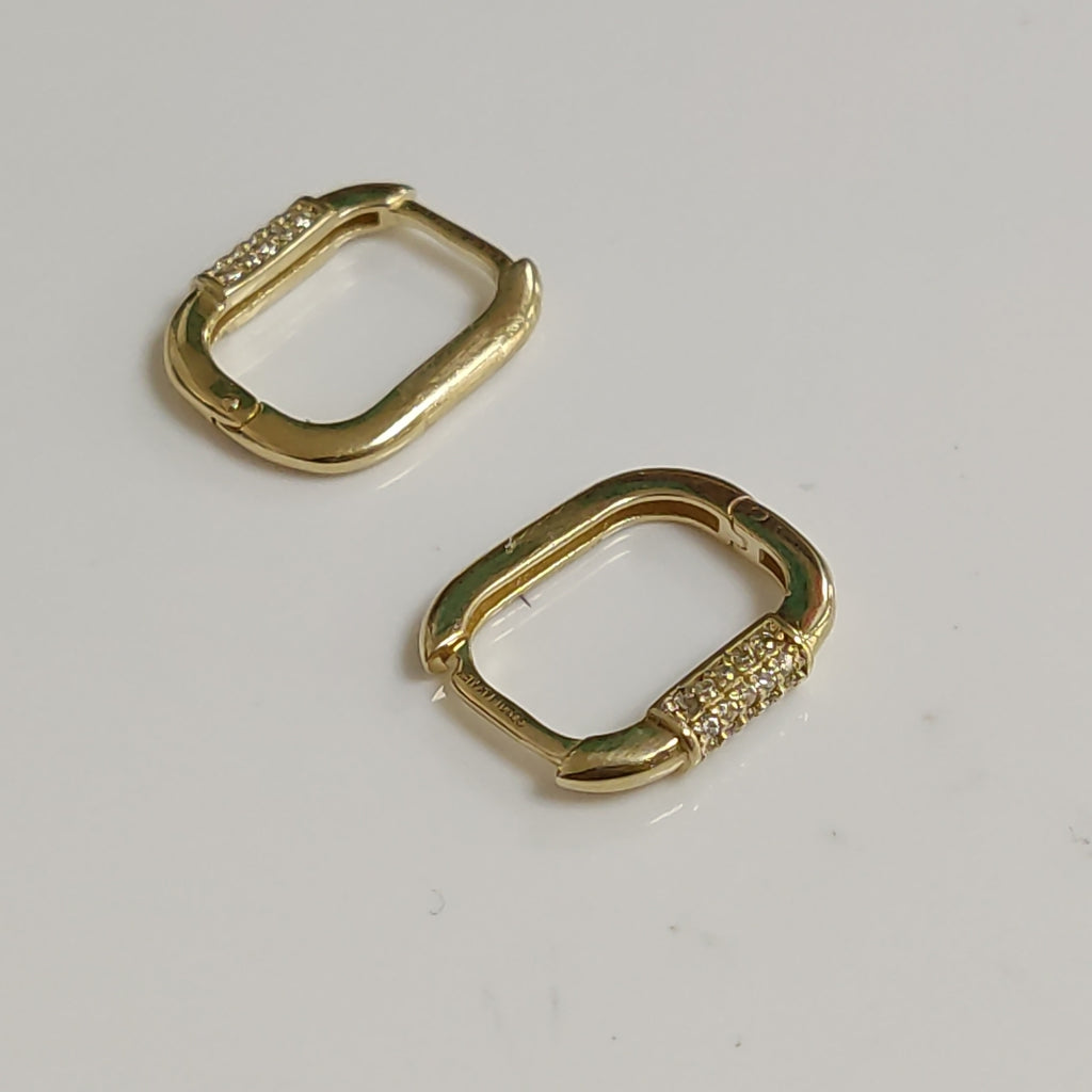 ARETES HUGGIES OVALADA C CIRCONIAS 14K 2.4 GR (NUEVO)