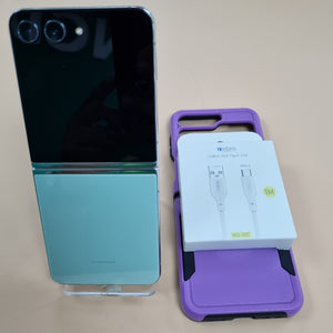 CELULAR SAMSUNG GALAXY Z FLIP 5 SM-F731U1 (2023) 256 GB 8 GB RAM (SEMINUEVO)