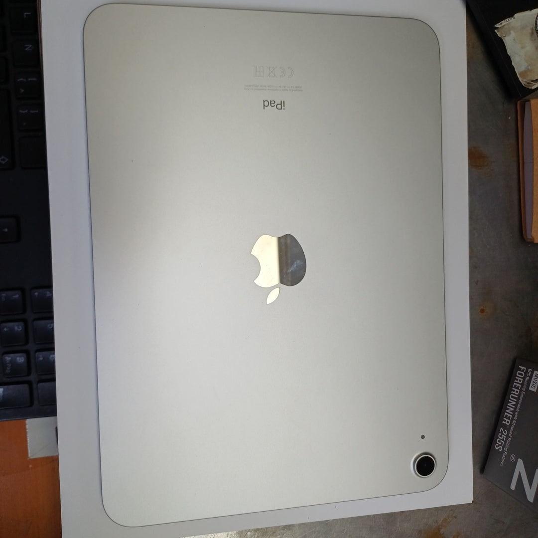 TABLETA APPLE IPAD 10 A2696 256 GB 4 GB RAM (SEMINUEVO)