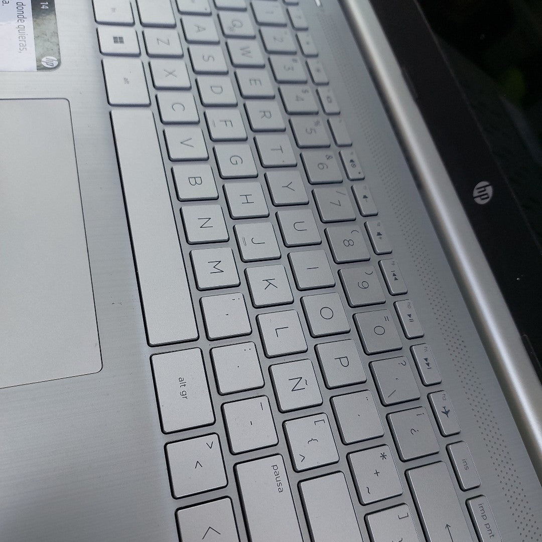 LAPTOP HP 14-DQ0505LA (2023) 256 GB SSD 8 GB RAM (SEMINUEVO)