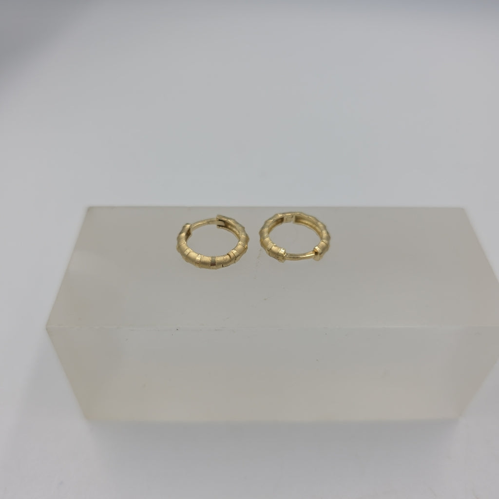 ARETES ARRACADAS FACETADAS 10K 1.7 GR (NUEVO)