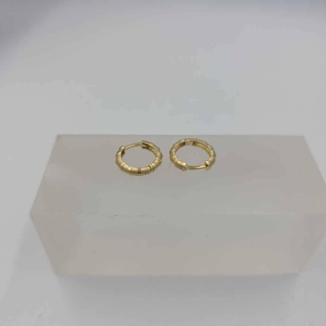 ARETES ARRACADAS FACETADAS 10K 1.7 GR (NUEVO)