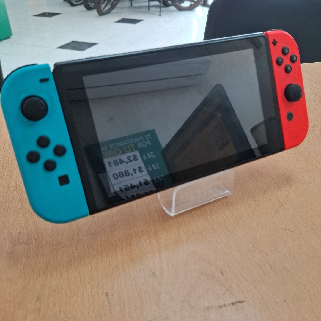 CONSOLA DE VIDEOJUEGO NINTENDO SWITCH 1.1 32 GB (SEMINUEVO)