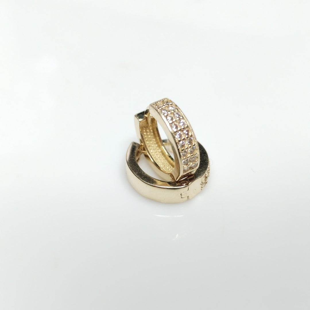 ARETES HUGGIES C CIRCONIAS 14K 2.2 GR (NUEVO)