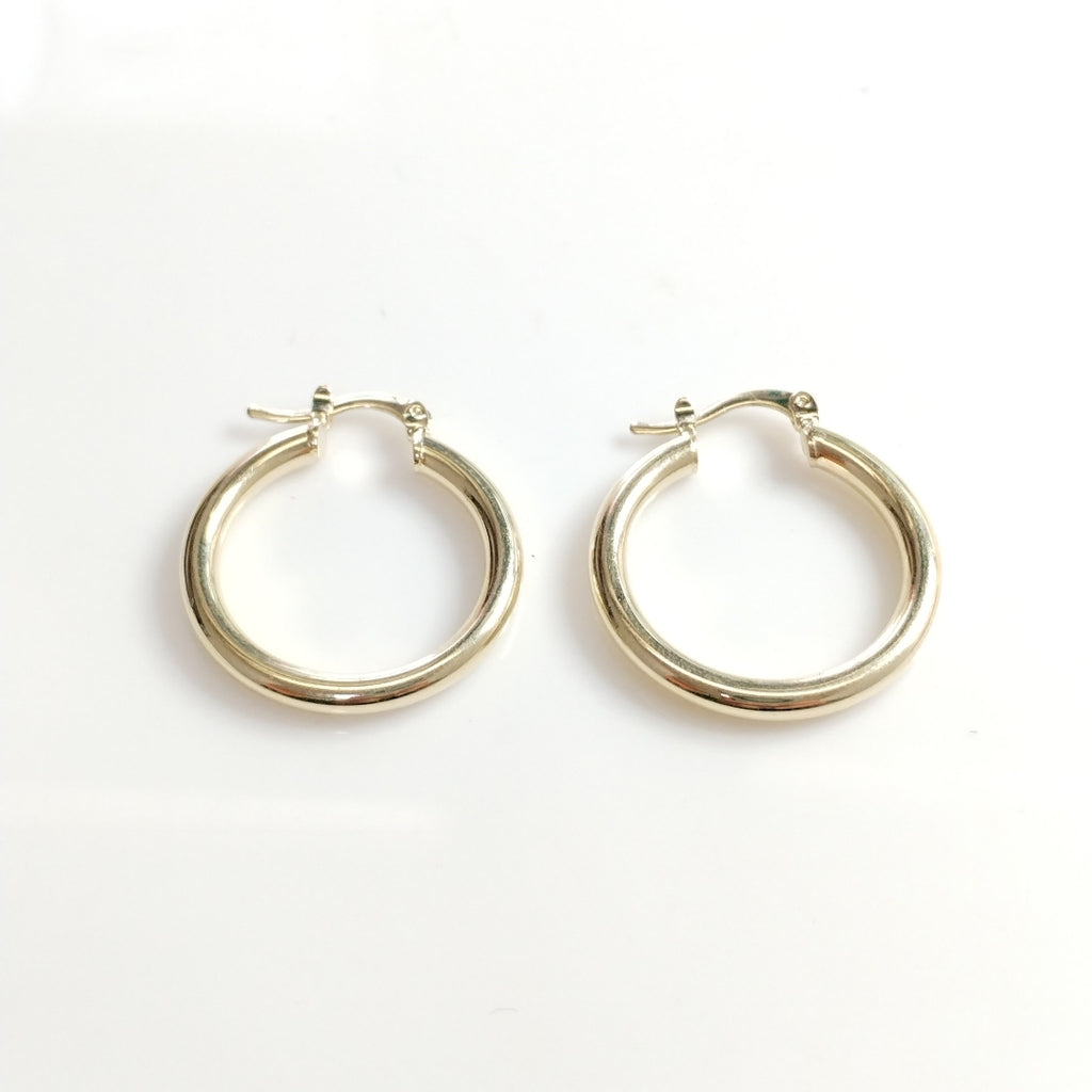 ARETES TEJIDO ARRACADAS LISAS HUECAS 14K 2.2 GR (NUEVO)