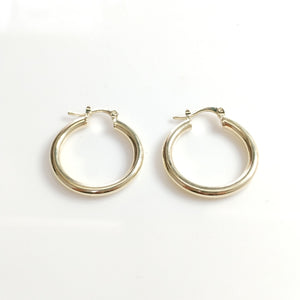 ARETES TEJIDO ARRACADAS LISAS HUECAS 14K 2.2 GR (NUEVO)