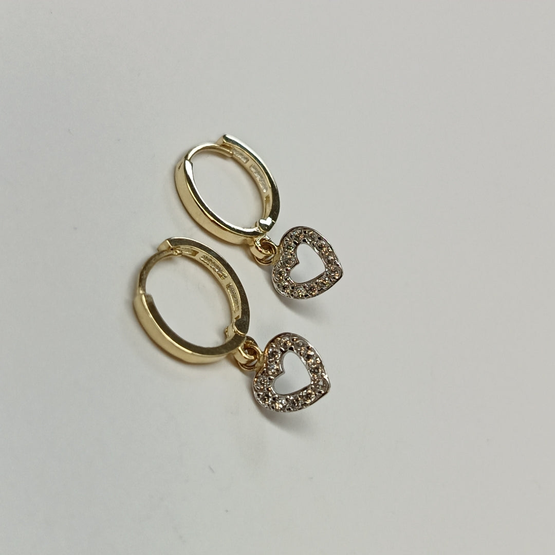 ARETES HUGGIES CON DIJE CORAZON Y CIRCONIAS 14K 2.2 GR (NUEVO)