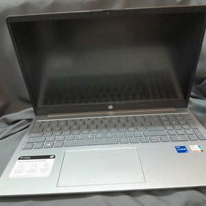 LAPTOP HP 15-FD0007LA (2023) 512 GB SSD 8 GB RAM (SEMINUEVO)