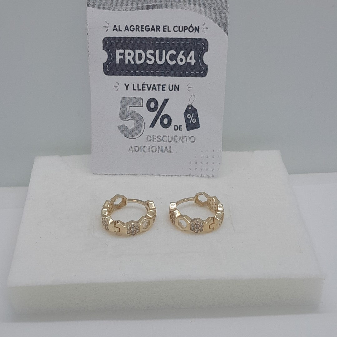 ARETES HUGGIES HEXAGONALES C CIRCONIAS 14K 2.6 GR (NUEVO)