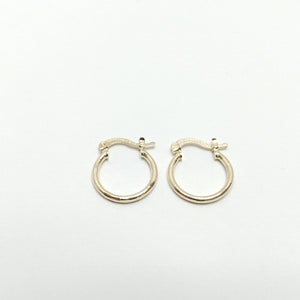 ARETES ARRACADAS ESTRIADAS 14K 1.4 GR (NUEVO)