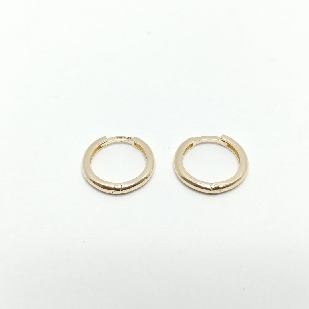 ARETES HUGGIES LISAS 14K 1.6 GR (NUEVO)