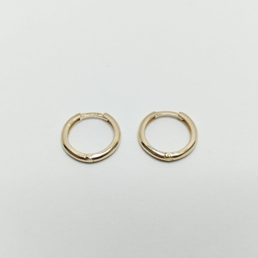 ARETES HUGGIES LISAS 14K 1.6 GR (NUEVO)