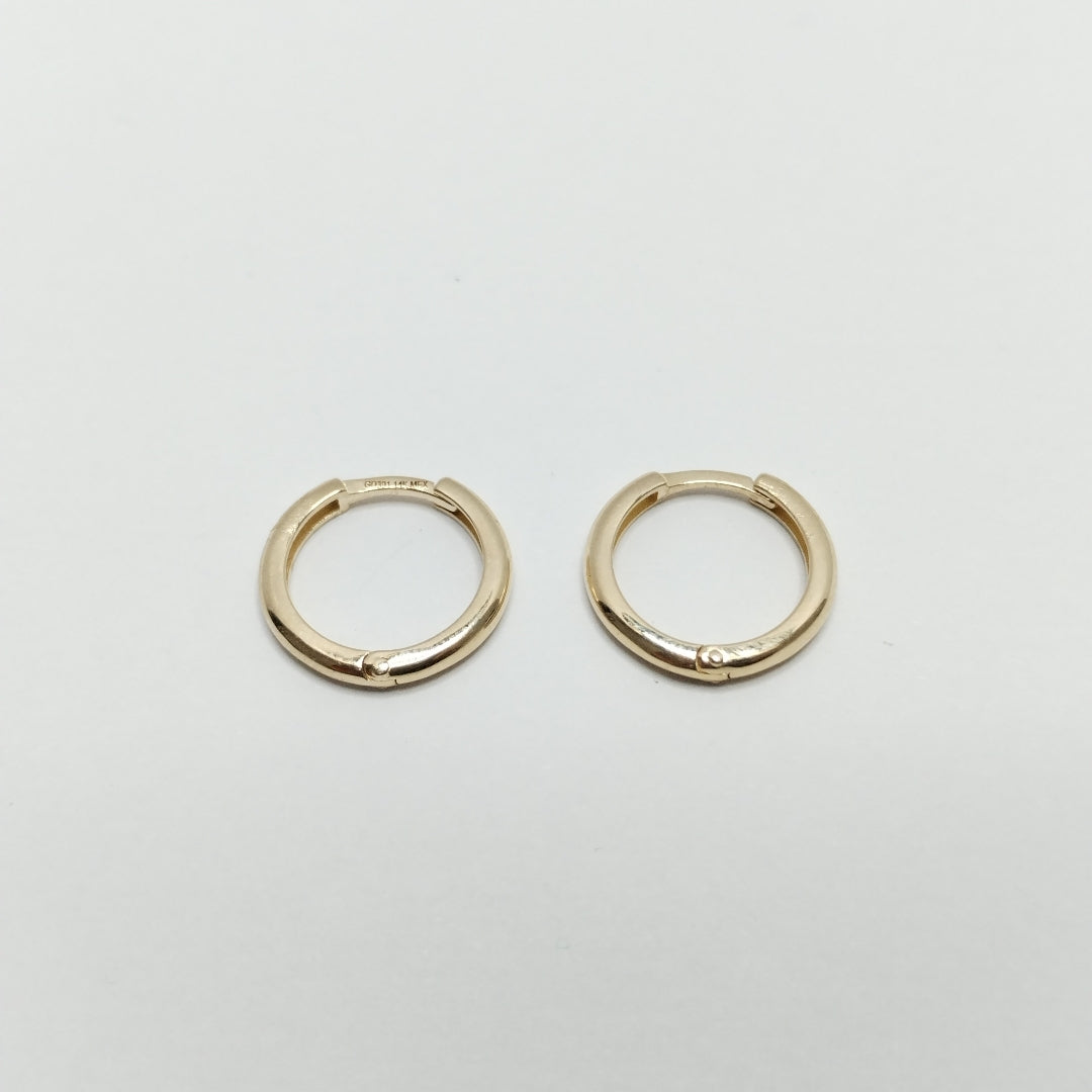 ARETES HUGGIES LISAS 14K 1.6 GR (NUEVO)