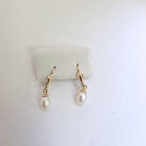 ARETES C PERLAS SINTETICAS 10K 1.8 GR (NUEVO)