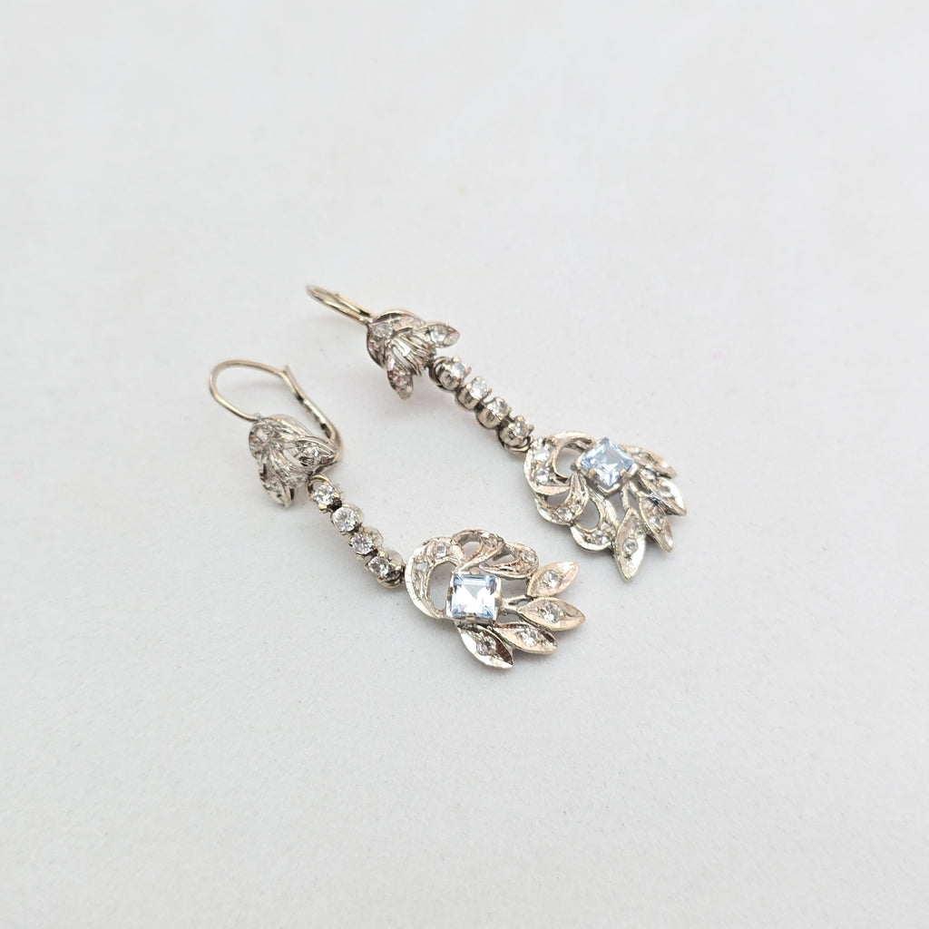 ARETES PAR ORO BLANCO 10 K 6.4 GRMS (SEMINUEVO)