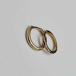 ARETES HUGGIES LISAS 14K 1.4 GR (NUEVO)