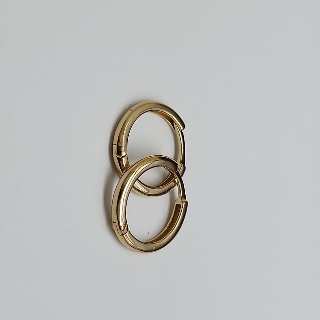 ARETES HUGGIES LISAS 14K 1.5 GR (NUEVO)