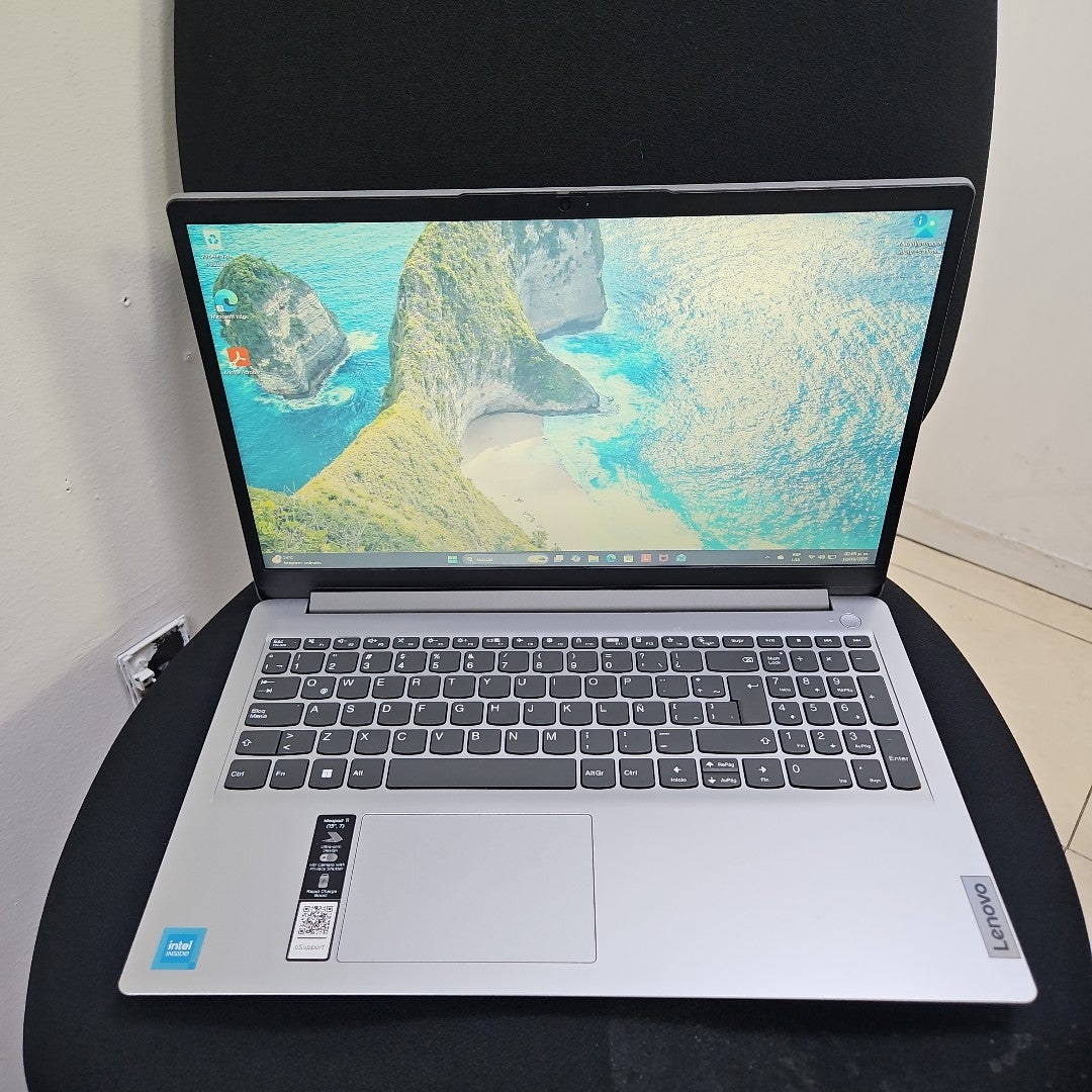 LAPTOP LENOVO IDEAPAD 1 15IGL7 (2025) 256 GB SSD 8 GB RAM (SEMINUEVO)