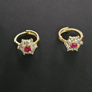 ARETES HUGGIES CON CIRCONIAS Y PIEDRA DE COLOR 14K 1.7 GR (NUEVO)