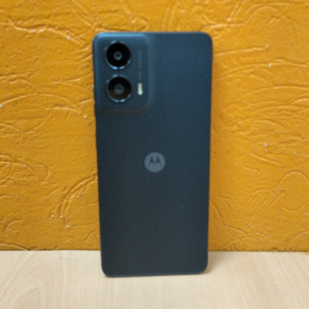 CELULAR MOTOROLA MOTO G24 XT2423-1 (2024) 256 GB 4 GB RAM (SEMINUEVO)