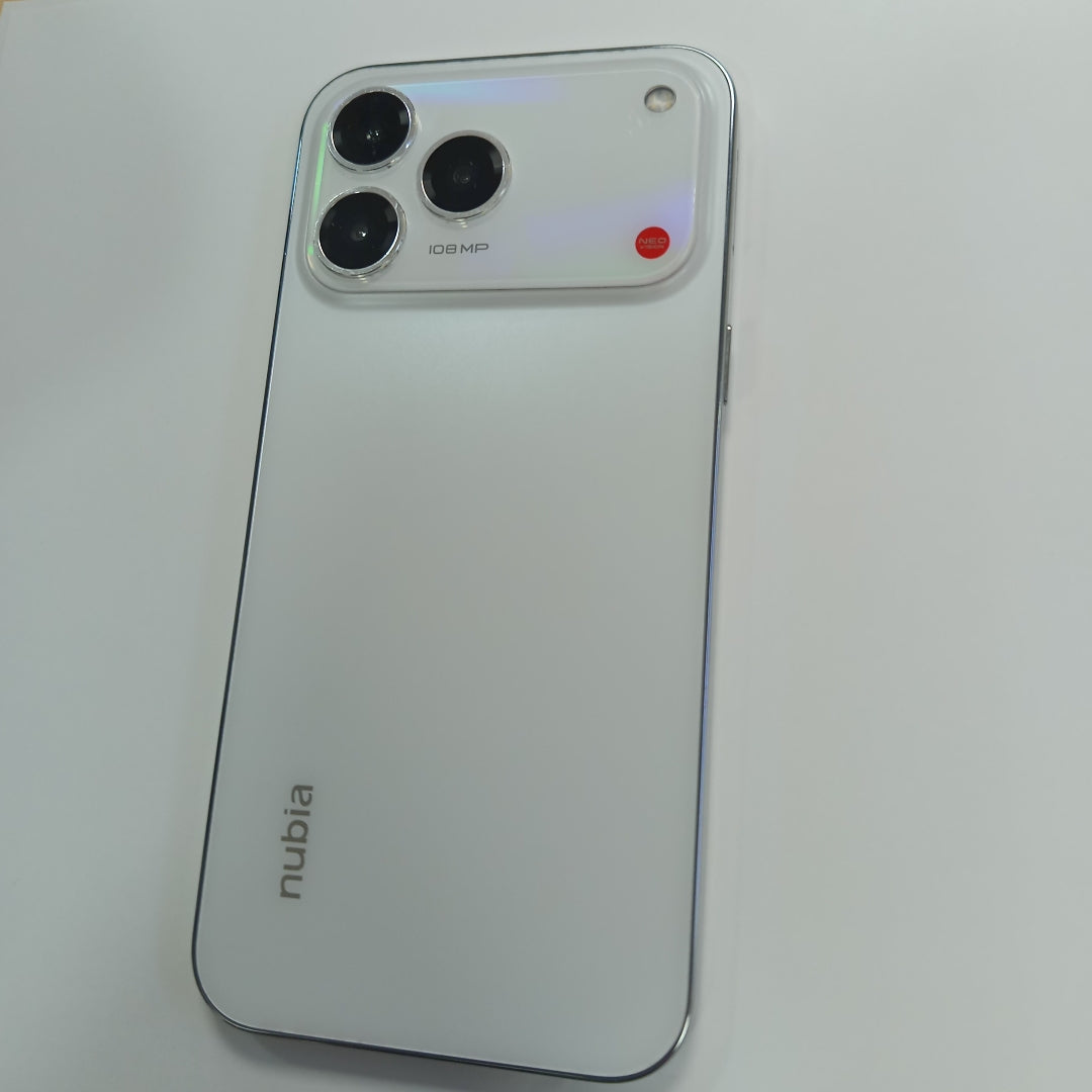 CELULAR NUBIA V80 PRO Z2576 (2025) 256 GB 8 GB RAM (SEMINUEVO)