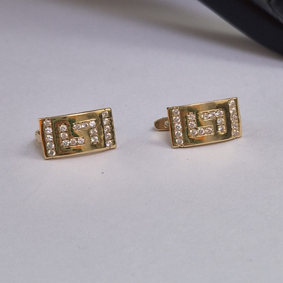 ARETES PAR ORO 14 K 2.4 GRMS (SEMINUEVO)