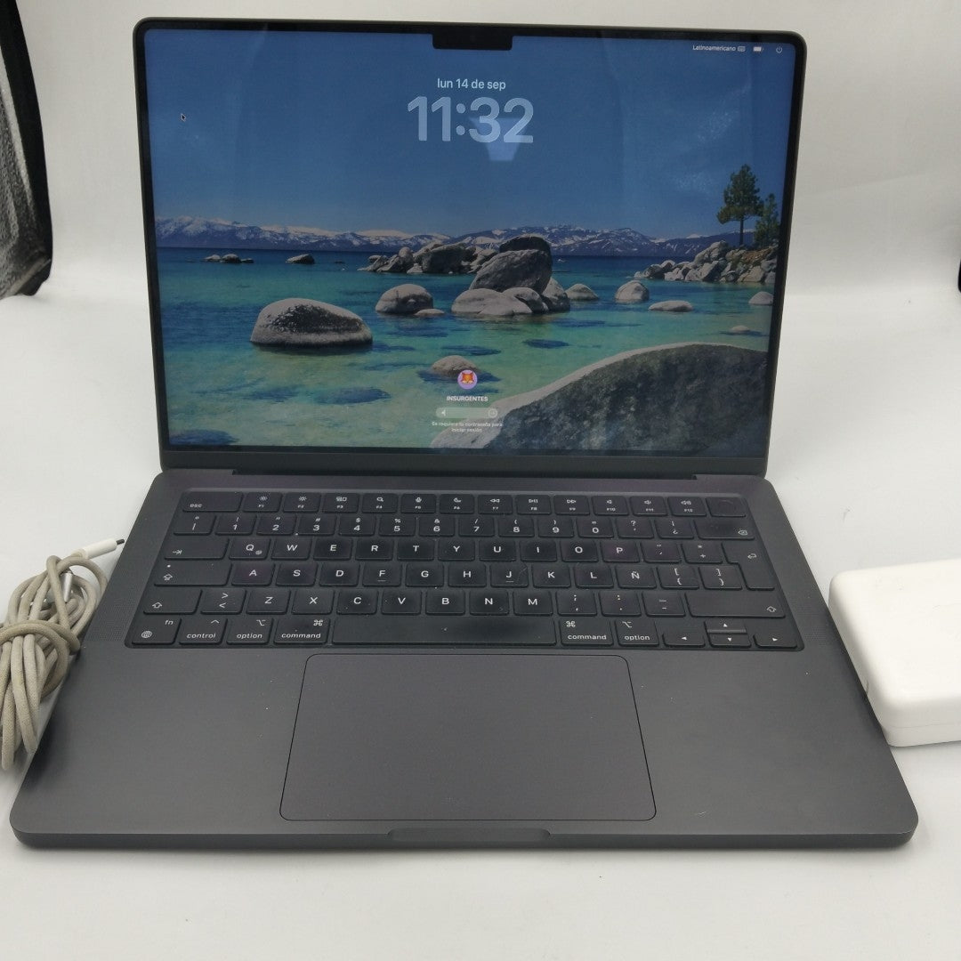 LAPTOP APPLE MACBOOK PRO 14" 2023 A2992 (CPU 12/GPU 18) 1 TB SSD 18 GB RAM (SEMINUEVO)