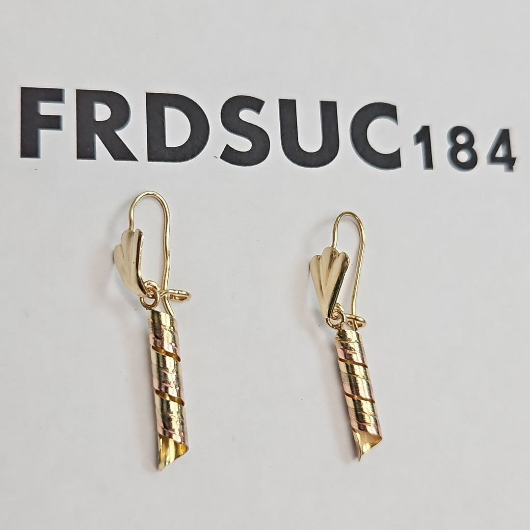 ARETES PAR ORO 8 K 1.8 GRMS (SEMINUEVO)