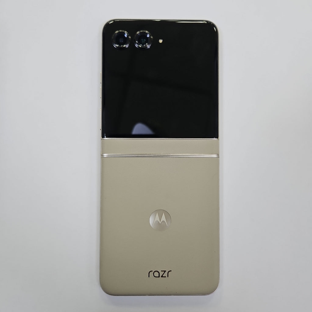 CELULAR MOTOROLA RAZR 50 5G XT2453-1 512 GB 12 GB RAM (SEMINUEVO)