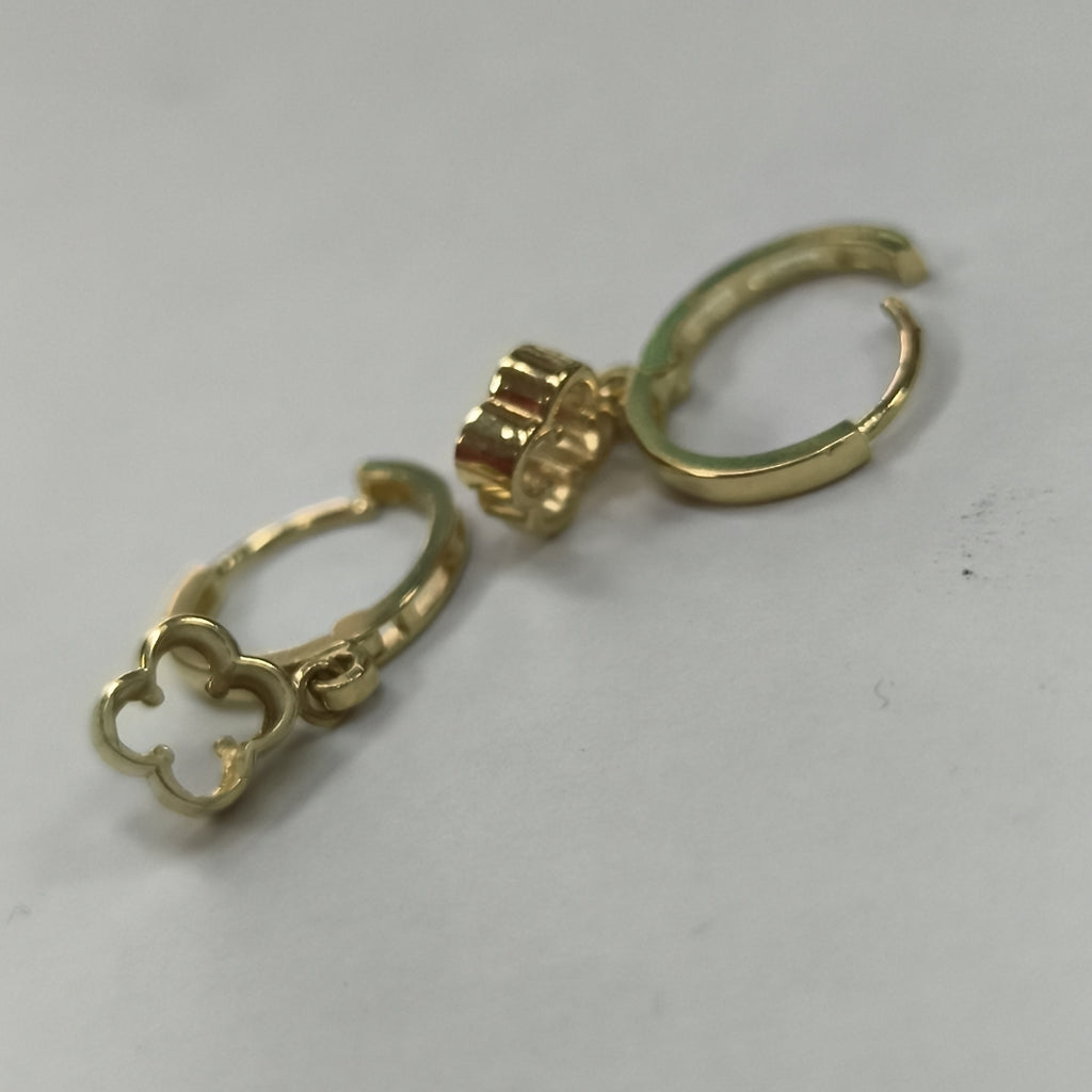 ARETES ARRACADAS CON DIJE 14K 2.4 GR (NUEVO)