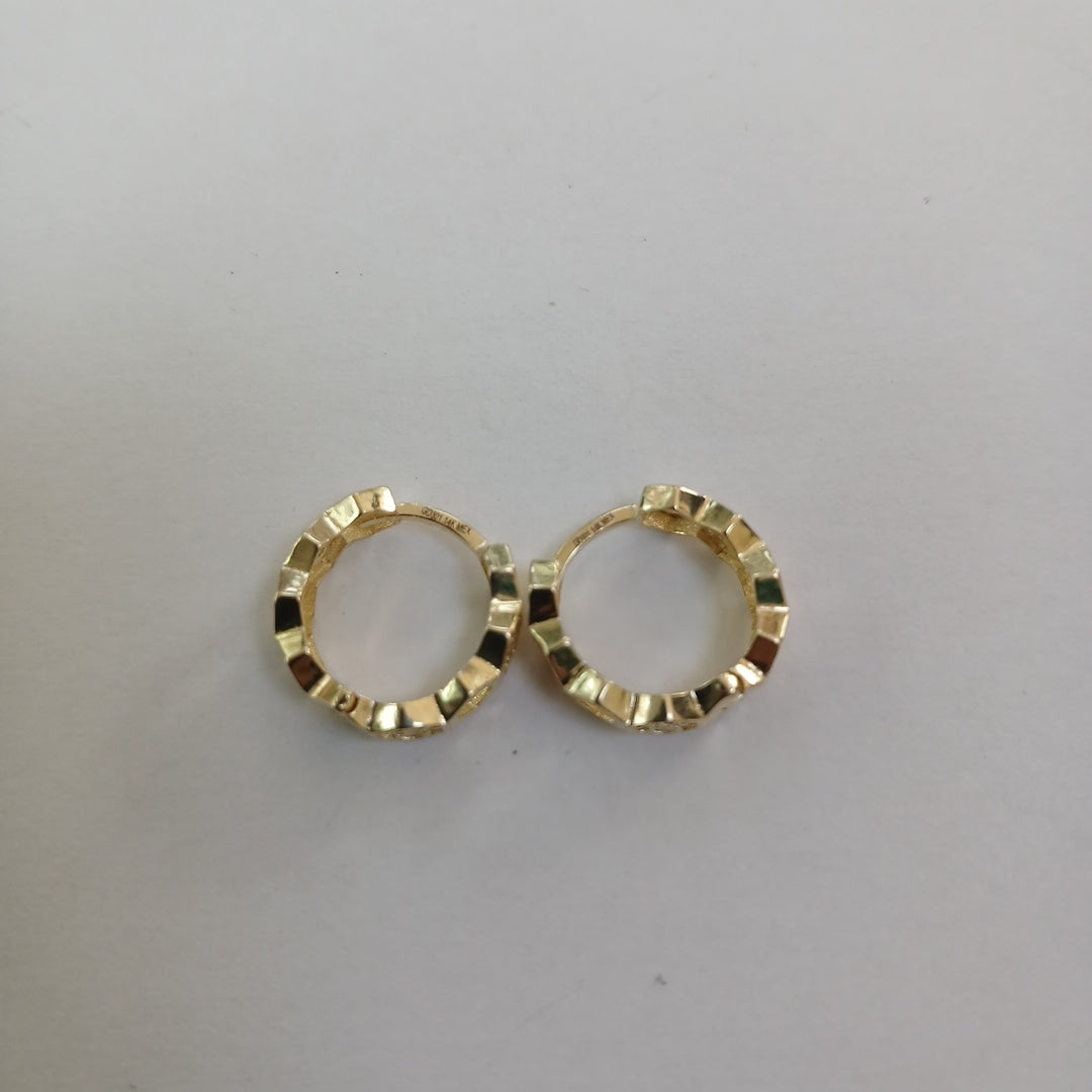 ARETES HUGGIES HEXAGONALES C CIRCONIAS 14K 2.7 GR (NUEVO)