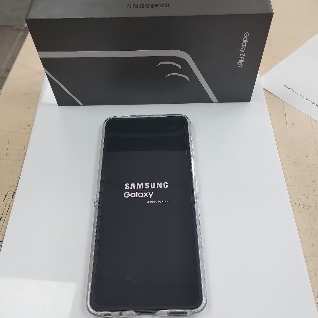 CELULAR SAMSUNG GALAXY Z FLIP 7 SM-F766B (2025) 512 GB 12 GB RAM (SEMINUEVO)