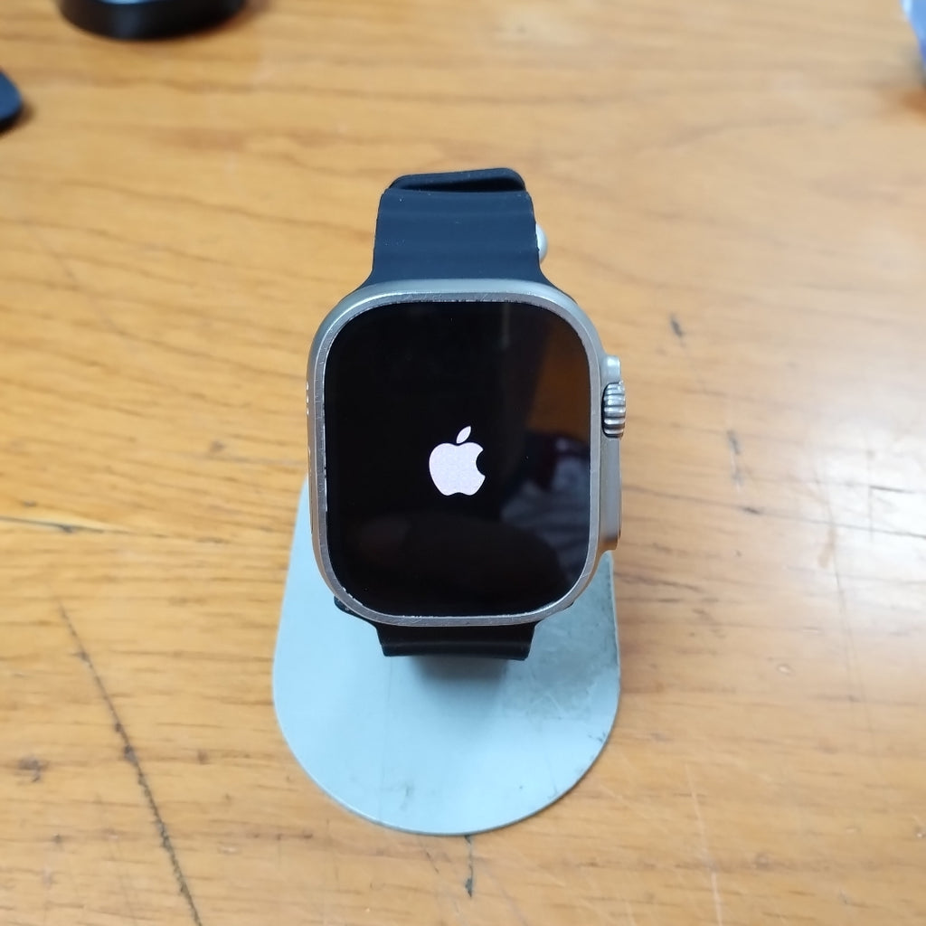 SMARTWATCH APPLE ULTRA TITANIO A2622 49 MM GPS + CELULAR (SEMINUEVO)