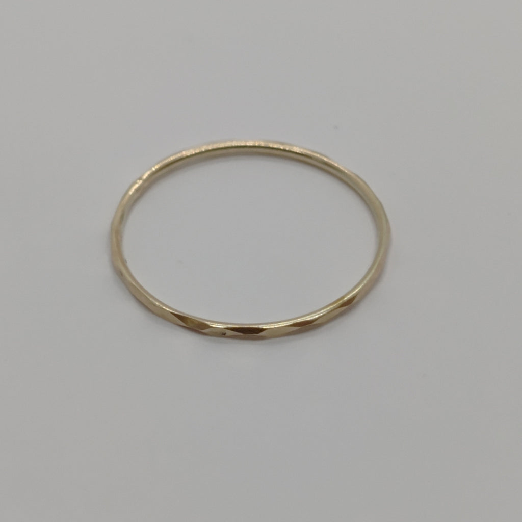 ARGOLLA ORO 10 K 0.4 GRMS (SEMINUEVO)