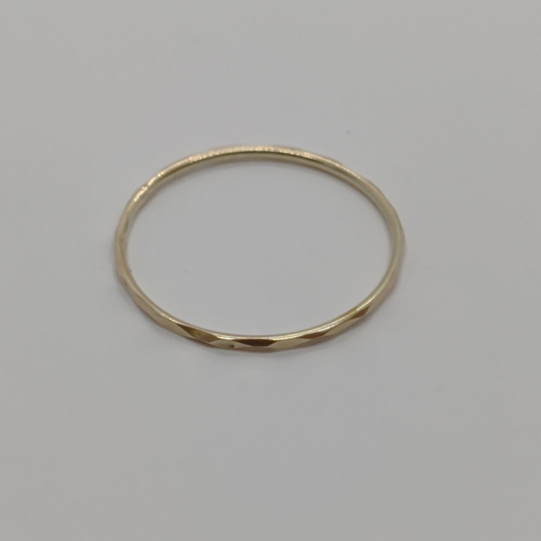 ARGOLLA ORO 10 K 0.4 GRMS (SEMINUEVO)