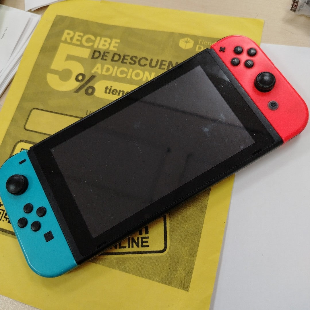 CONSOLA DE VIDEOJUEGO NINTENDO SWITCH 1.1 32 GB (SEMINUEVO)