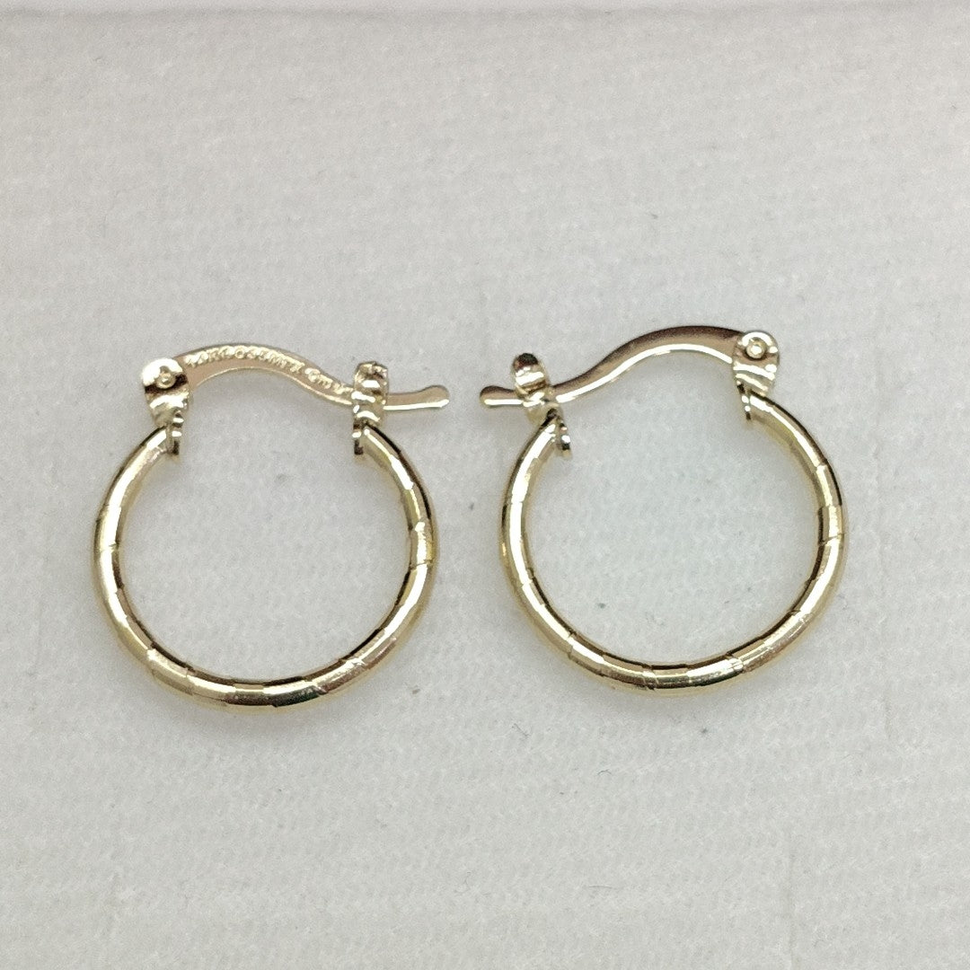 ARETES ARRACADAS ESTRIADAS 14K 1.4 GR (NUEVO)